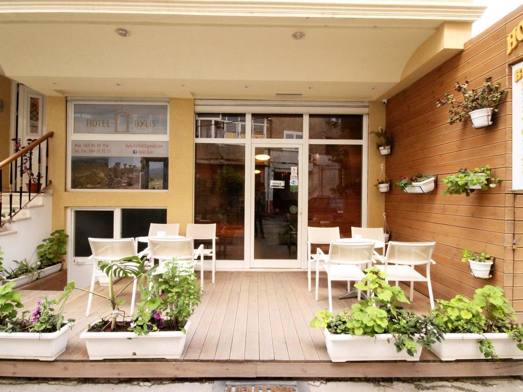 Hotel Bylis Tirana Exterior foto