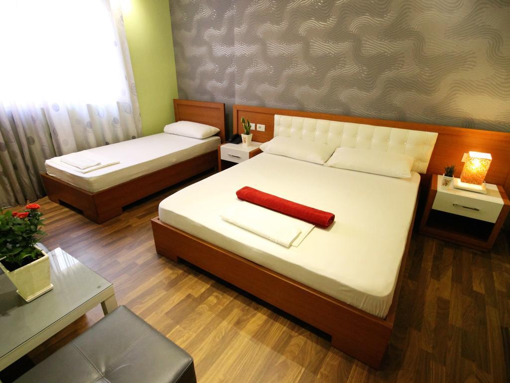 Hotel Bylis Tirana Zimmer foto